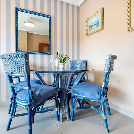 Del Duque Ocean View Terrace شقة