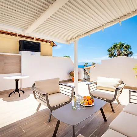 Del Duque Ocean View Terrace דירה